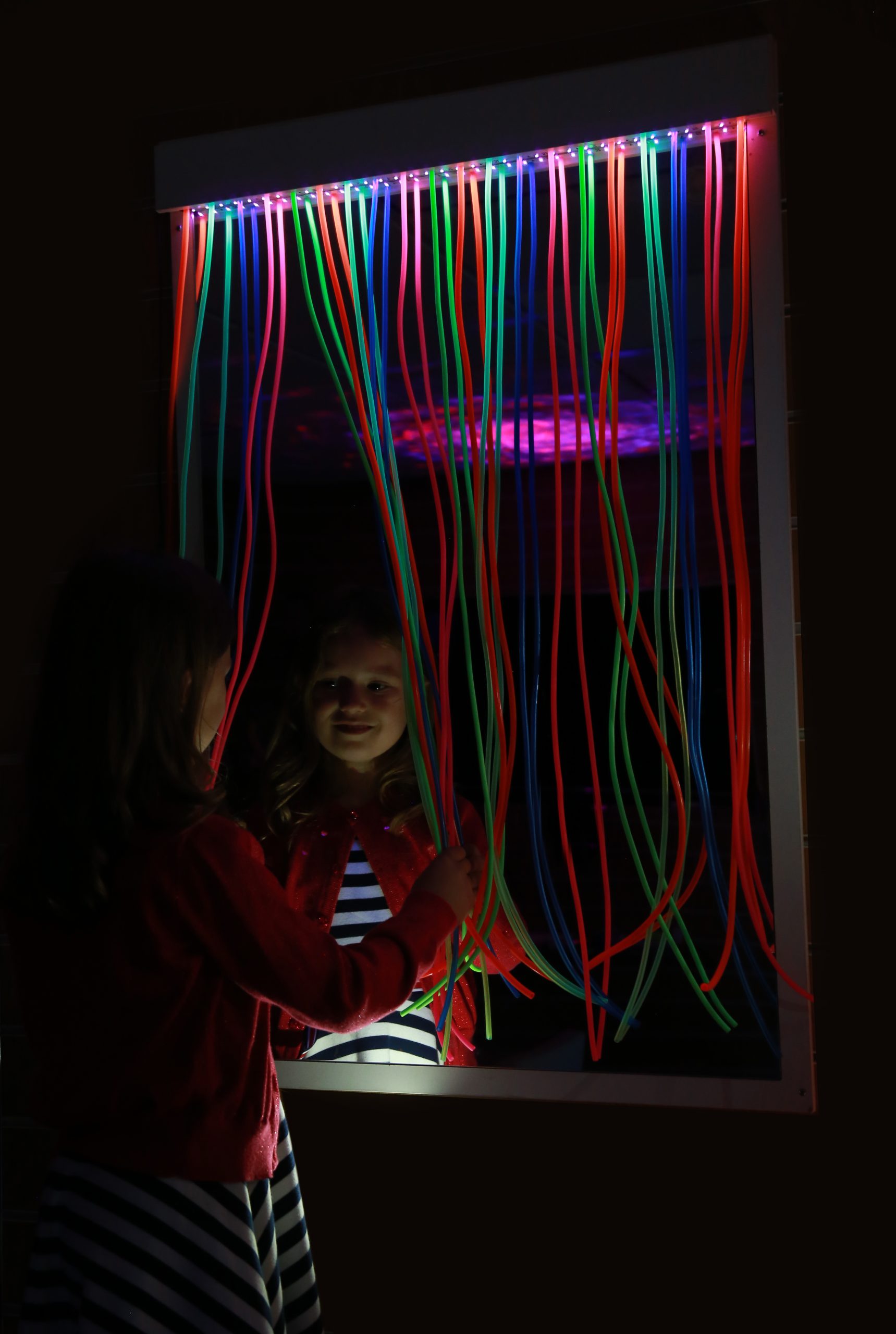 UV Mirror with Strands – 100 x 70cm Includes UV light Stip. | Ultraviolet